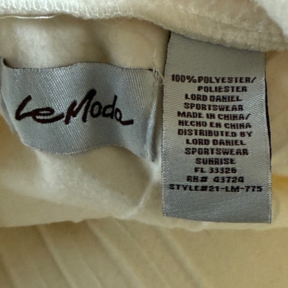 LE MODA WOMEN’S SHAWL PLEATED FLEECE PONCHO ONE SIZE WINTER WHITE COLOR - Picture 6 of 12